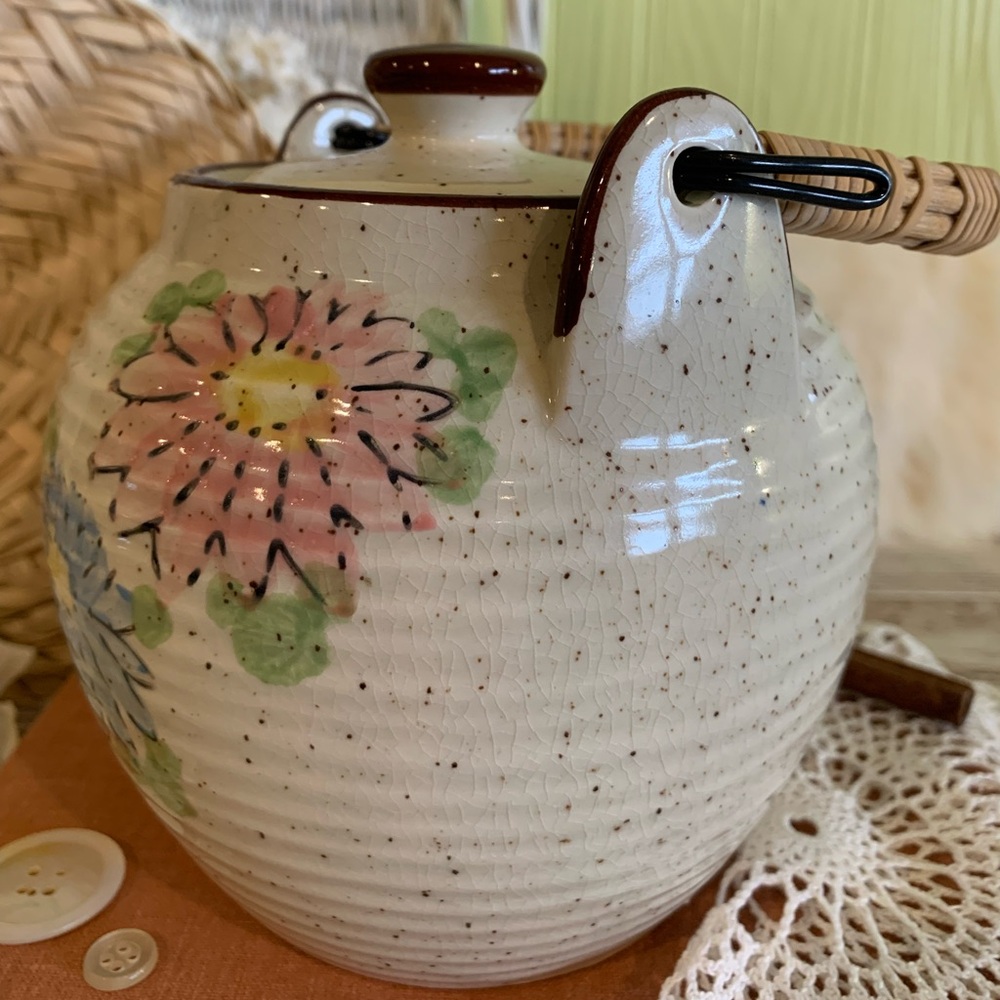 Vintage Wicker + Ceramic Floral Teapot 🫖 Unique Home Decor / Gift / Kitchen - Picture 9 of 10